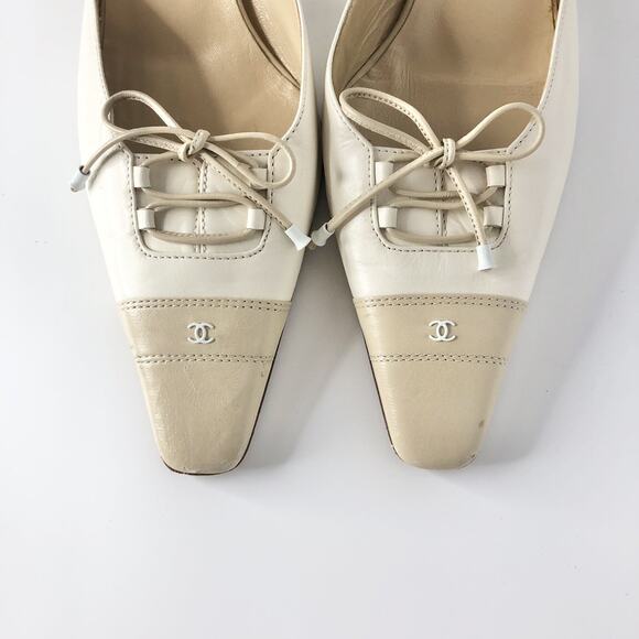 Vintage Chanel CC Logo Bow Cream Tan Pointed Toe Cap Toe Mules Pumps 39.5 - Picture 3 of 8